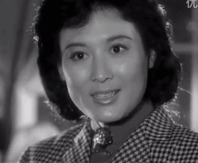 这个年龄的女演员很难当电影女主角,但导演常彦看中的就是向梅的漂亮