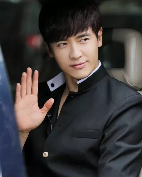 义渠君深爱芈月,但高云翔只爱董璇