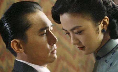 成龙和周星驰都是青少年不宜？香港电影分级制度详解