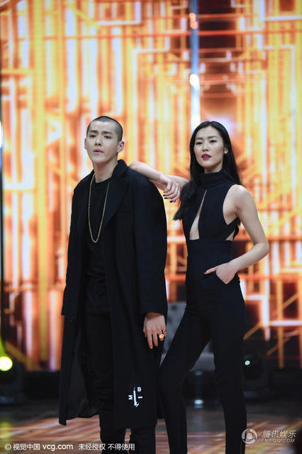 刘雯搭档吴亦凡走秀 颜值已无法测量