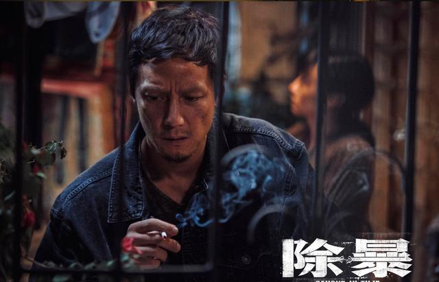 除暴定档王千源吴彦祖正邪对决春夏片中演绎不寻常爱情
