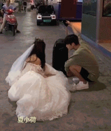 搞笑gif趣图:舞蹈系的妹子,咋看着这么吓人