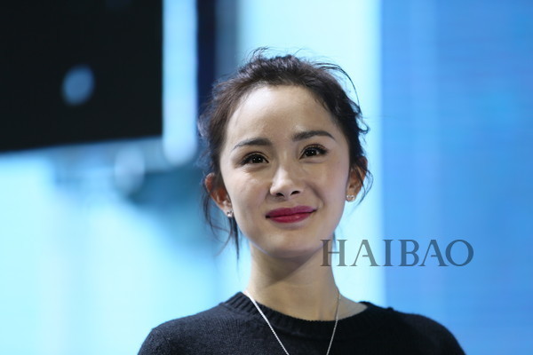 四海八荒第一美也中招!杨幂未PS照眼睛尴尬成