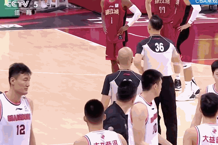 王骁辉恶劣动作惹杜锋狂喷记录台 广东官方质问北京