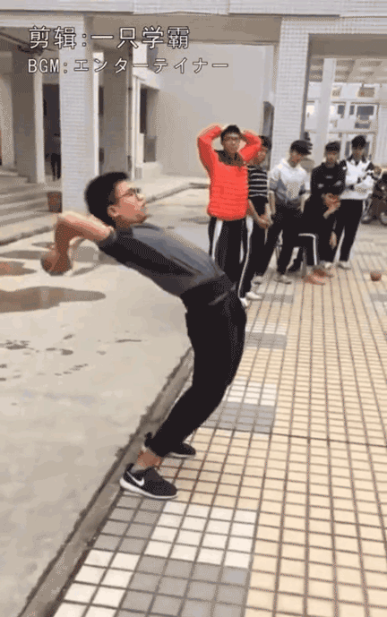 这就是当代大学生现状吧 虽然毕业多年 但是代入感还是很强 人还不是