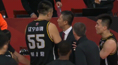 韩德君赛后劝郭士强郭士强强烈不满自