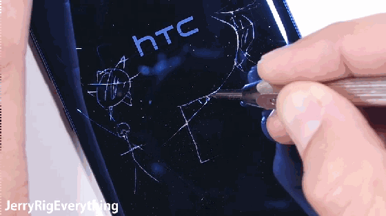 外观漂亮却不耐划 HTC U Ultra耐划抗弯测试发布