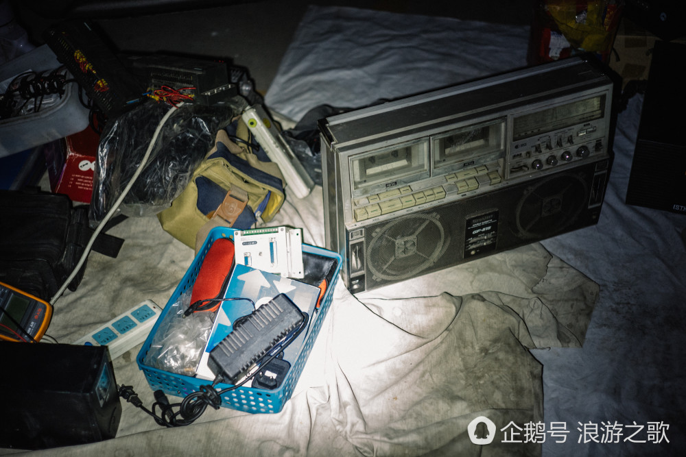 夜探北京大柳树鬼市年轻人摸黑淘货圣地,浪游