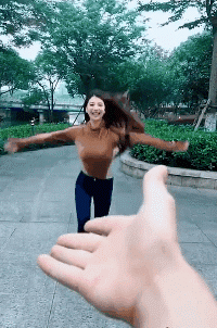 搞笑:美女你这手法可以噢!