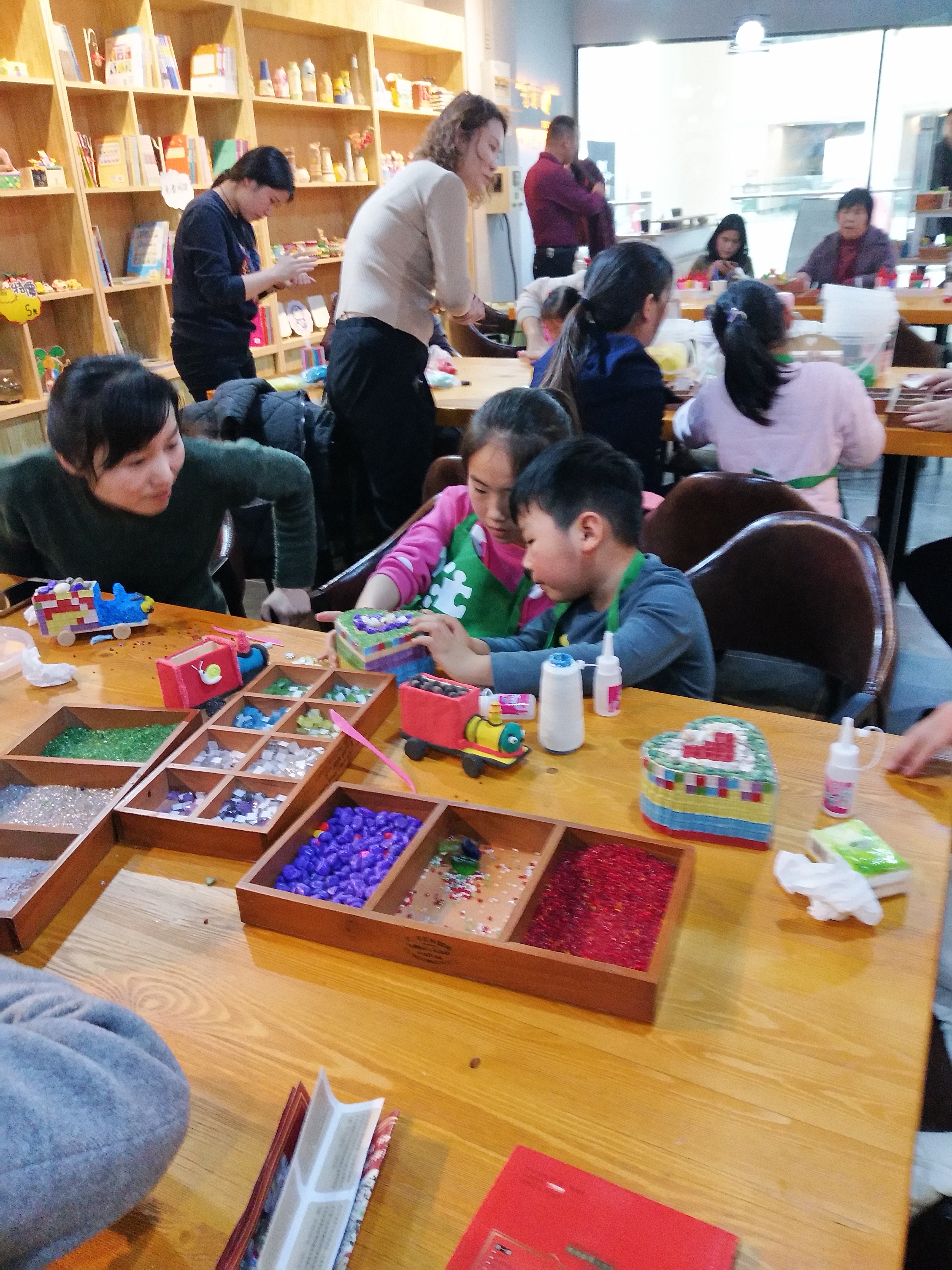 孩子们喜欢玩的手工品制作图片