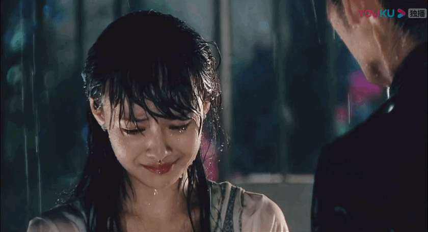 虽然演技青涩,但率性可爱,和剧中的人设刚好吻合,所以观众缘一直不错