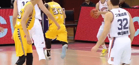 罗汉琛弗雷戴特合砍50分上海久事男篮123111浙江广厦
