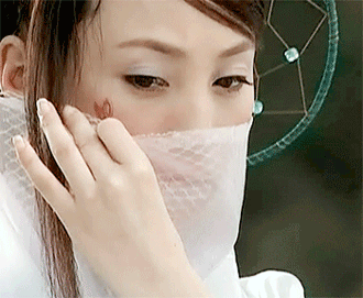 美人摘下面纱时那种蹙眉怜弱的美截然相反:或者是顶着几千年美女名头