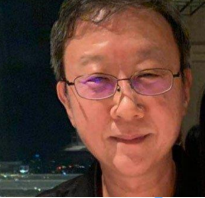 据悉,陈中维与老婆相识于学生时代,彼时他十分低调,并未表明自己是
