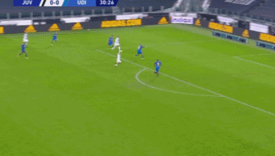 c罗挑传身后,小基耶萨突破进禁区后右侧低射破门!2-0!