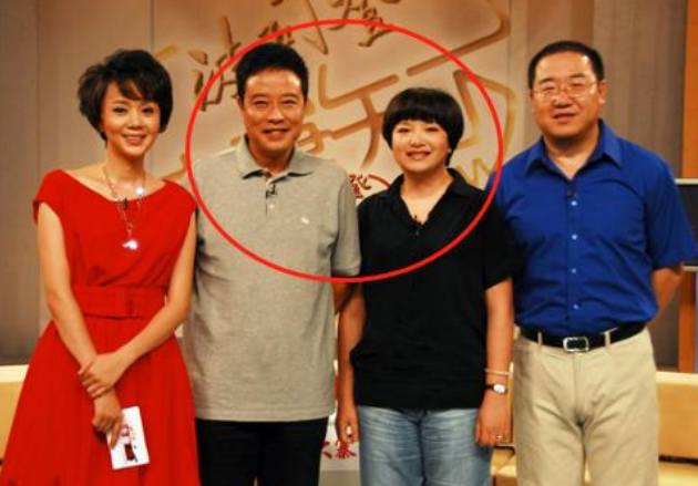 首位气象主播宋英杰娶小12岁师妹为妻人称气象先生