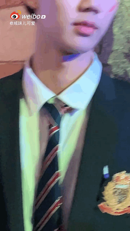 怼这么近,我看是要我命不过他的npc扮相也太奶凶了吧!