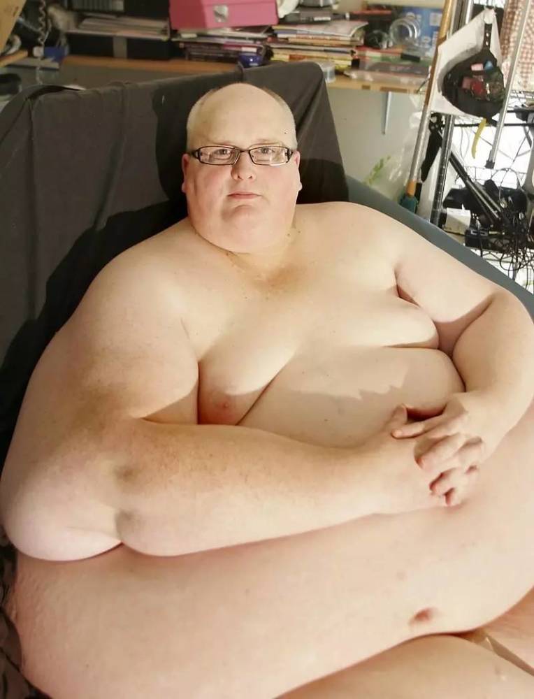 他减掉了700多斤 但却活得跟死了一样