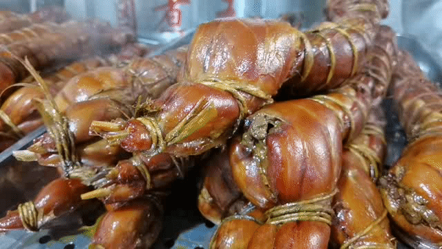 吃吃吃吃……过年最重要的就是对小编而言春节的脚步越来越近了盼望着