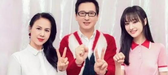 郑爽妈妈依旧潇洒,心情不受影响