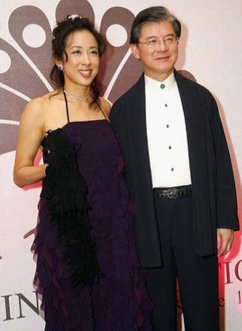 邝美云,朱玲玲,香港小姐,何鸿燊,郑裕彤