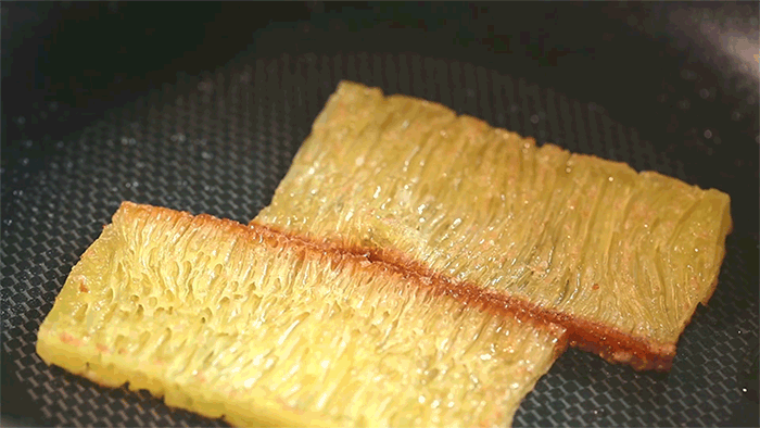 酥脆甜香,咬一口滋滋声的!