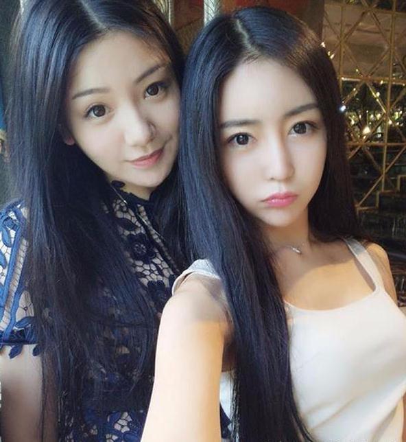 冰箱姐搞笑：家里狗狗比人都大，看来姑娘在家，也是满满的安全感啊