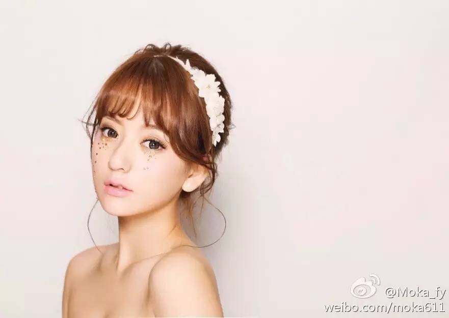 51岁天王和网红结婚,被传整容的她凭啥拿下郭