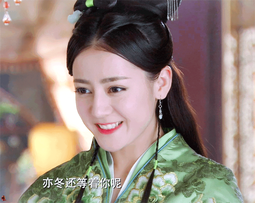 绿衣苏溢清真是清新可爱,又明艳动人呀!