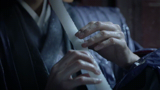 龚俊的温客行吹箫肖战的魏无羡吹笛你觉得谁的吹奏画面最美