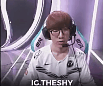 就像是第一年上大学的你xun和其他人的对比ig的小窗口也很有意思和这