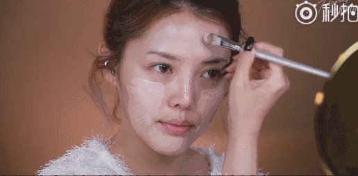 拜托你们女生,不要再跟抖音学化妆了!