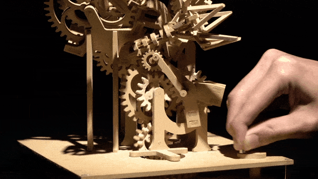 变态的日本机械,这么复杂的齿轮也能转动?感觉拆了都装不起来