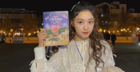 油管上颜美声甜的韩国女博主自曝脸是假的脖子以下才是真的