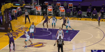 其二,詹姆斯迎来第1305场常规赛,超越安德烈-米勒1304场,升至nba历史