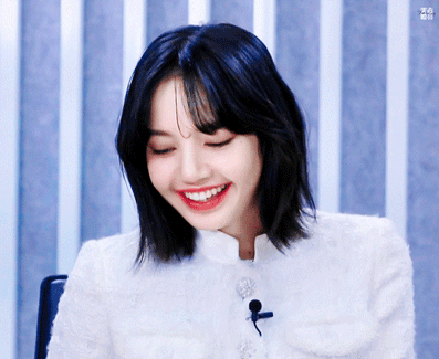 没了"百亿刘海"的lisa,颜值彻底崩了?_腾讯新闻