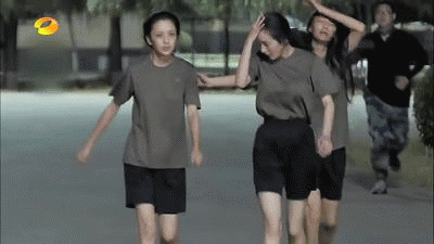每次看到她这些超能打的动图