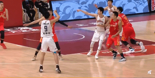 cba选秀第48轮表现:区俊炫隔扣沈梓捷;扣篮王张镇麟越飞越高_腾讯新闻
