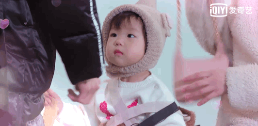 足以暖化所有人的心如此懂事贴心乖宝宝是哥哥的贴心小棉袄没错了!