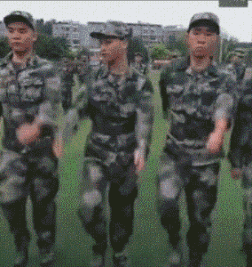 快乐教育≠无规则:孩子体态暴露了家长的教育