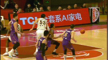 俞长栋跳步上篮动作大韩德君原地呆住王少杰吃技犯马布里无奈注视北控