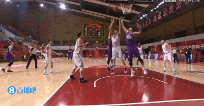 肘击青岛刘传兴恶意掀翻王庆明,篮协这回