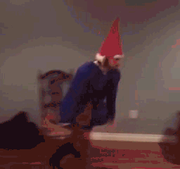 搞笑gif:圣诞老人:不然你们以为我驾驭鹿的技术是从哪来的_腾讯新闻