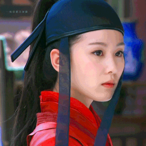 《怪侠一枝梅》里的燕三娘,男装扮相,那叫一个英姿飒爽