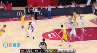 gif-赵岩昊强突 高难后仰gif-赵岩昊上篮命中gif-胡金秋篮下暴扣gif