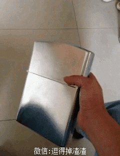 搞笑gif段子:让本来就够贫穷的我,雪上加霜