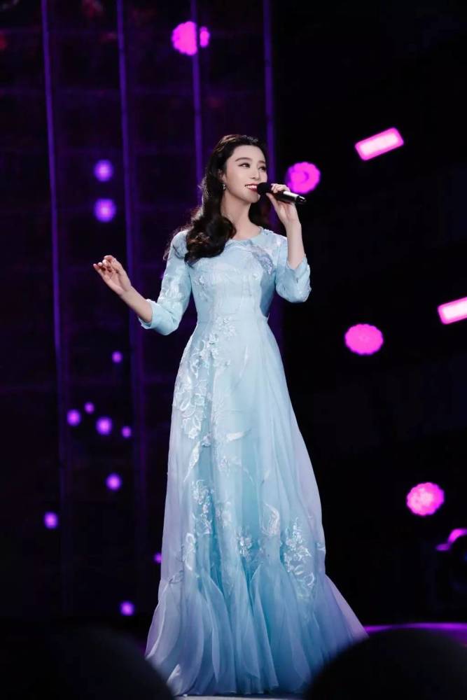 这个征服了范冰冰周涛关晓彤的女人,如今又惊