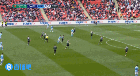 第92分钟,斯特林突入禁区,没能形成破门