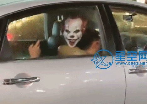 潮汕某地一小汽车车内惊现恐怖