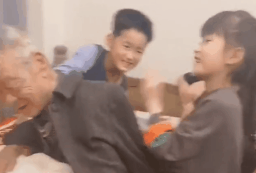 而在老人的角度上,面对这么多孝顺的晚辈,又怎么真舍得离开呢?
